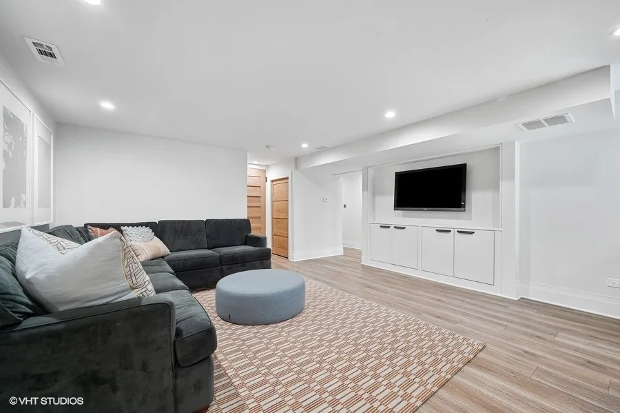 1217 Ridge Ave, , 60202, USA 60202-Evanston-IL