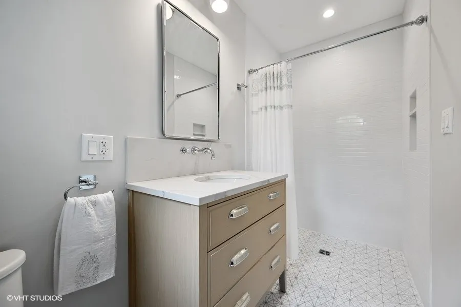 1217 Ridge Ave, ,  60202, USA 60202-Evanston-IL