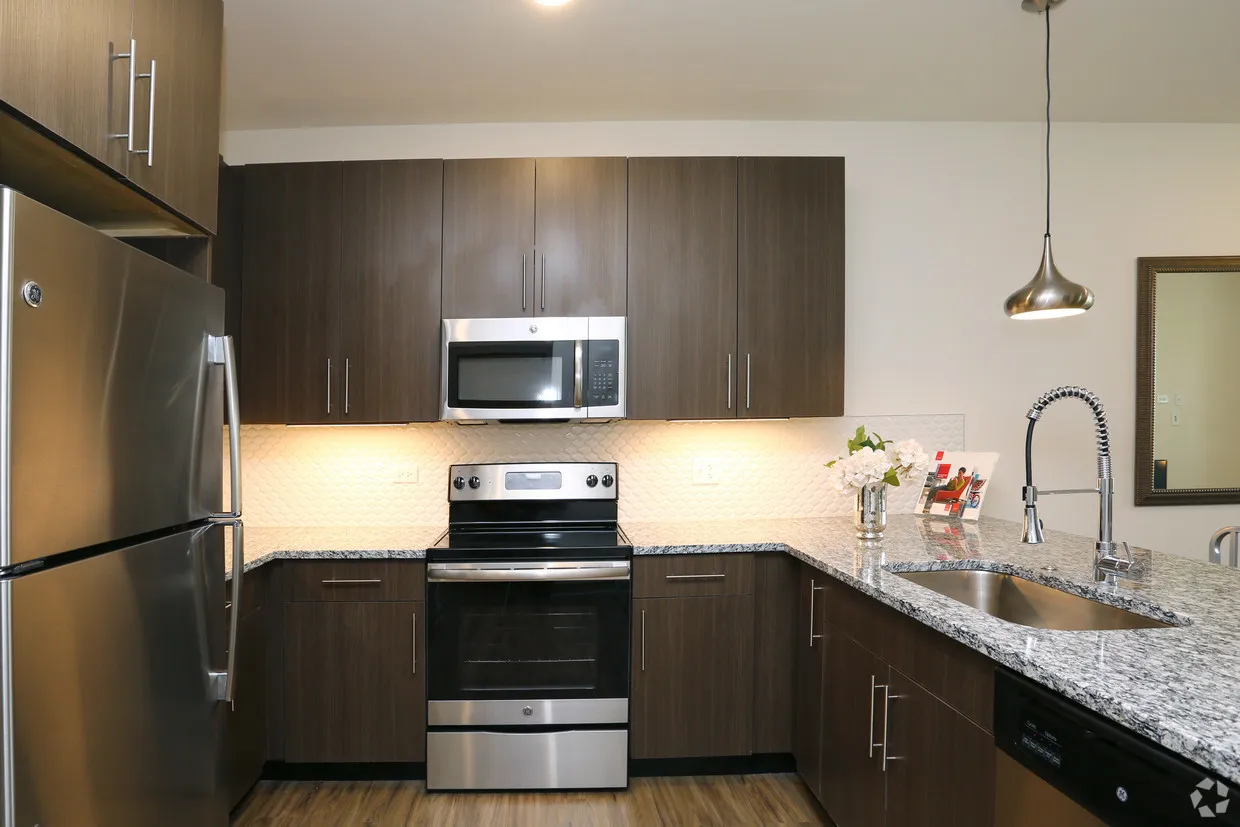 700 E Algonquin Rd, , 60173, USA 60173-Schaumburg-IL
