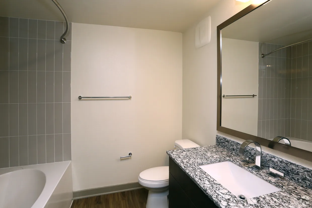 700 E Algonquin Rd, , 60173, USA 60173-Schaumburg-IL