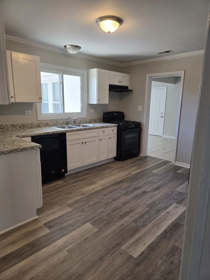 63 W Manchester Dr, ,  60090, USA 60090-Wheeling-IL
