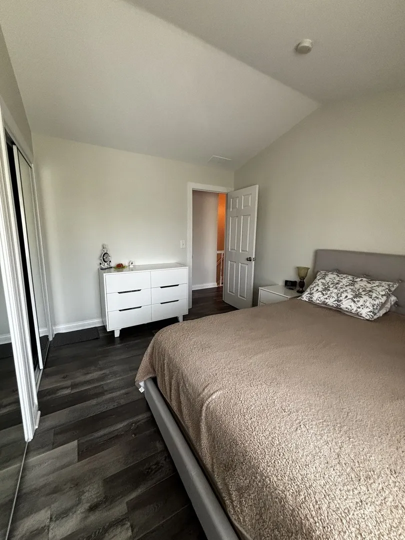 353 S Whispering Hills Dr, , 60540, USA 60540-Naperville-IL