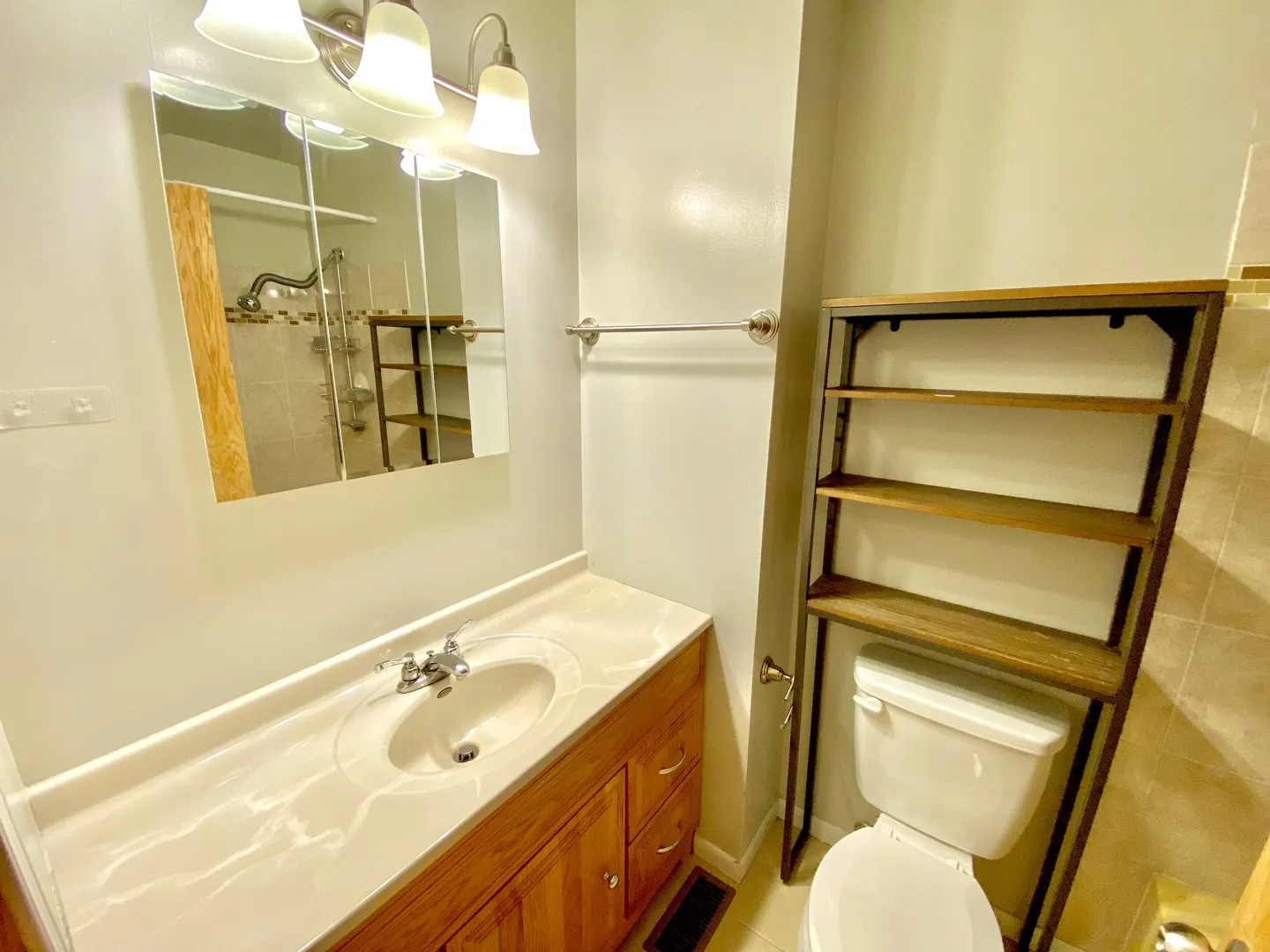 2346 Old Kings Ct, ,  60194, USA 60194-Schaumburg-IL