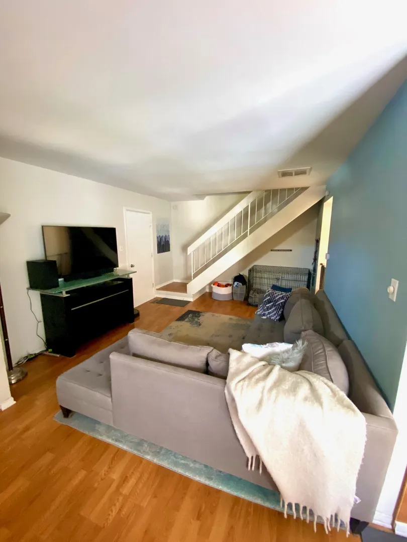 2346 Old Kings Ct, ,  60194, USA 60194-Schaumburg-IL