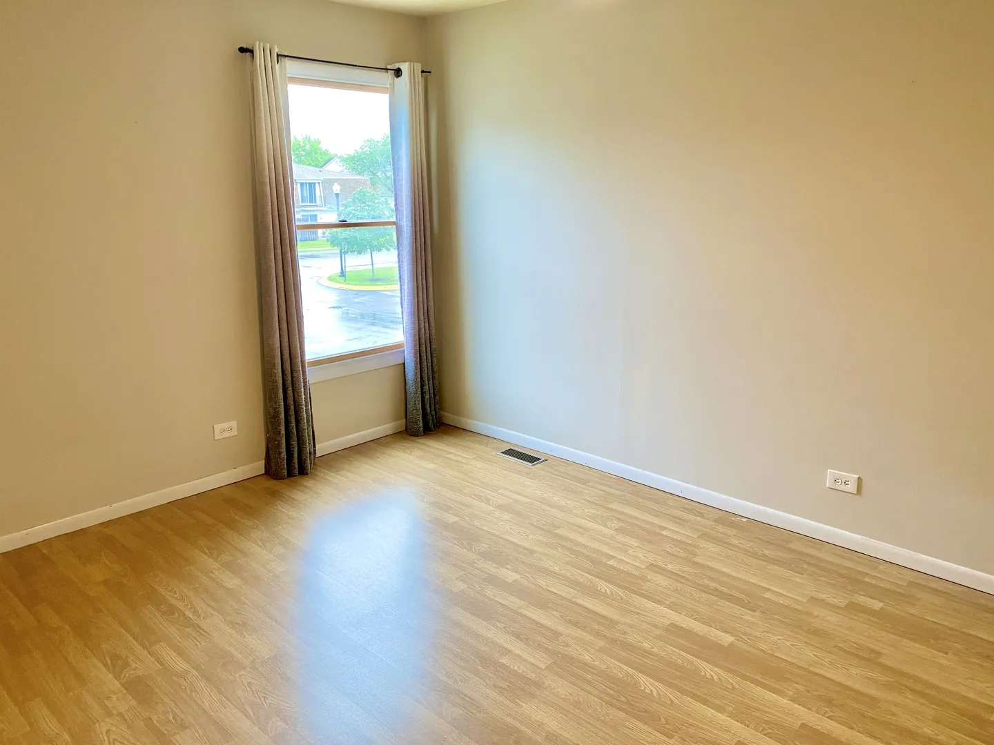 2346 Old Kings Ct, ,  60194, USA 60194-Schaumburg-IL