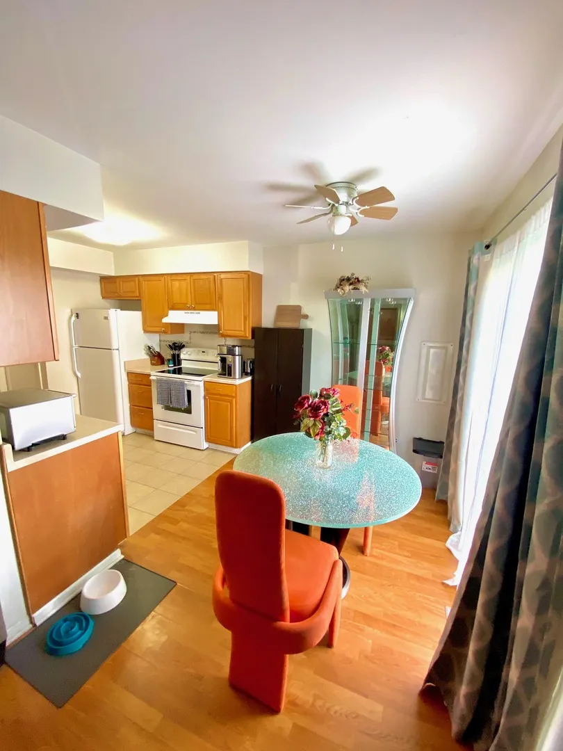 2346 Old Kings Ct, ,  60194, USA 60194-Schaumburg-IL
