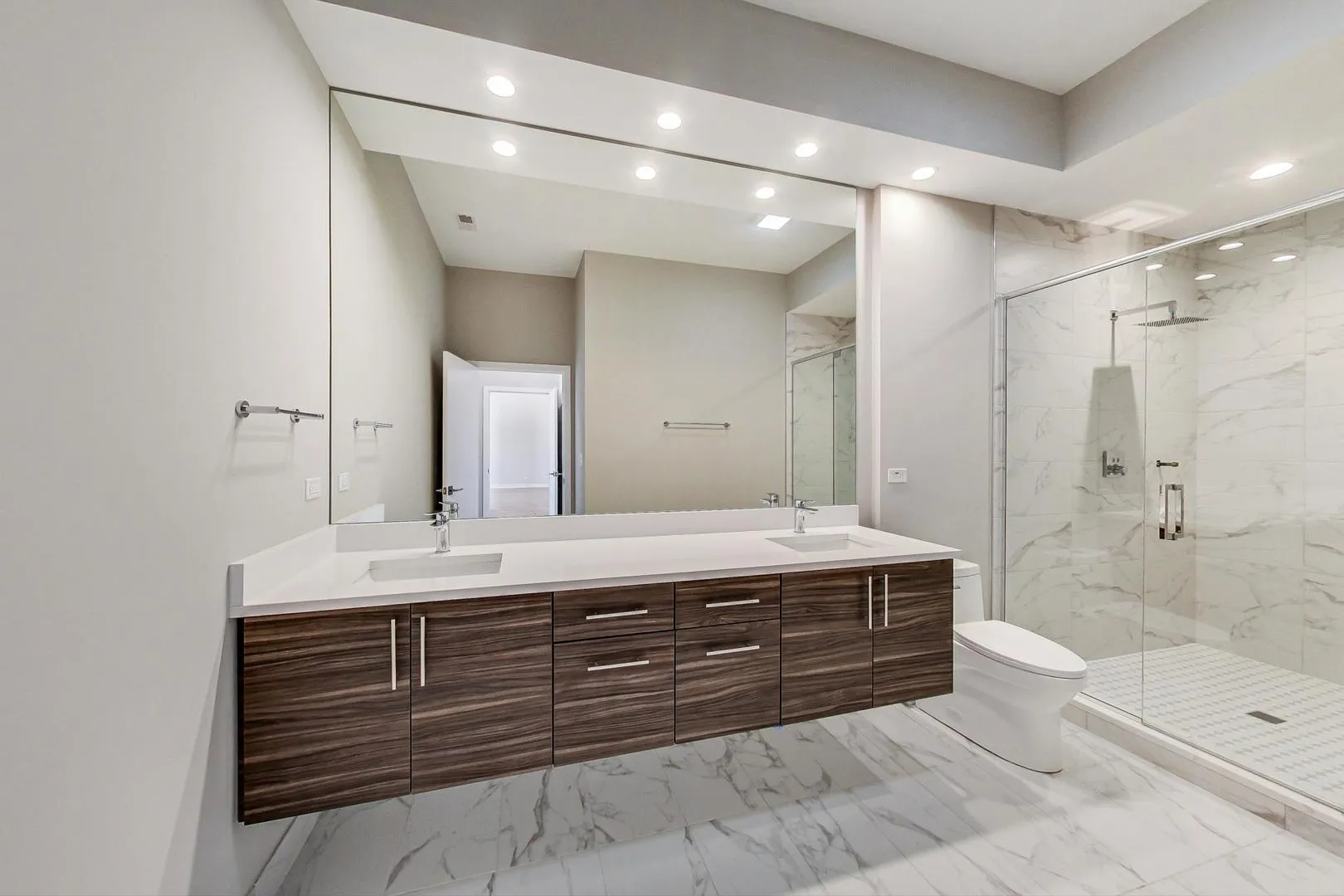 8025 Blvd, , 60077, USA 60077-Skokie-IL