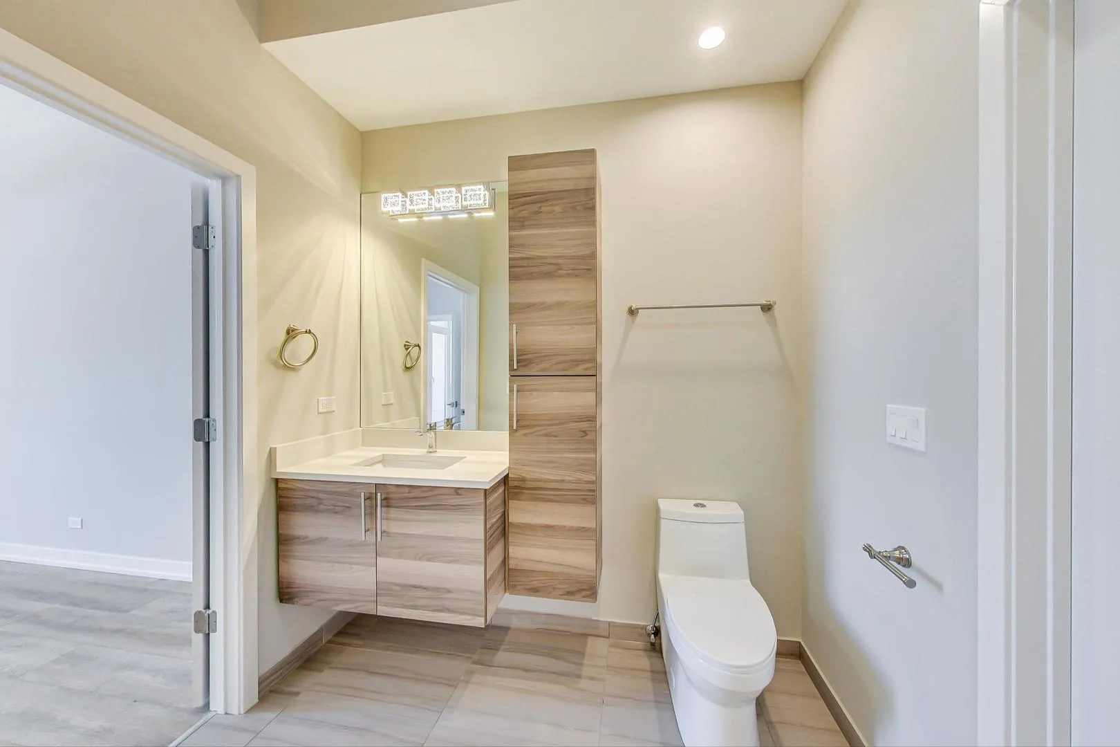 8025 Blvd, , 60077, USA 60077-Skokie-IL