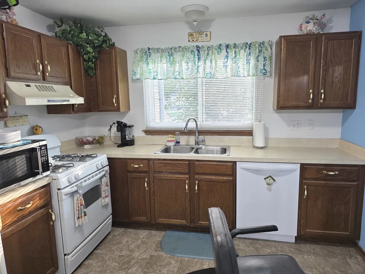 951 Glouchester Cir, ,  60193, USA 60193-Schaumburg-IL