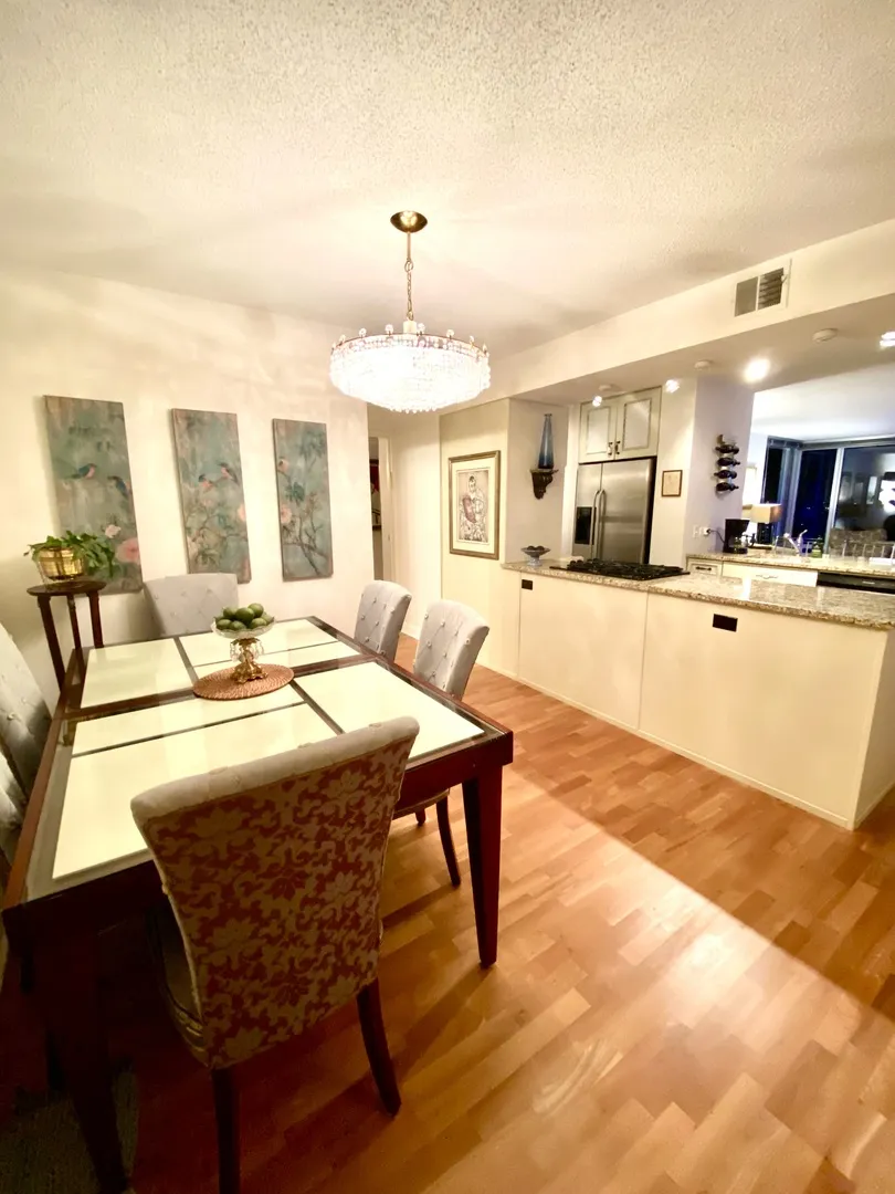 9725 Woods Dr, ,  60077, USA 60077-Skokie-IL