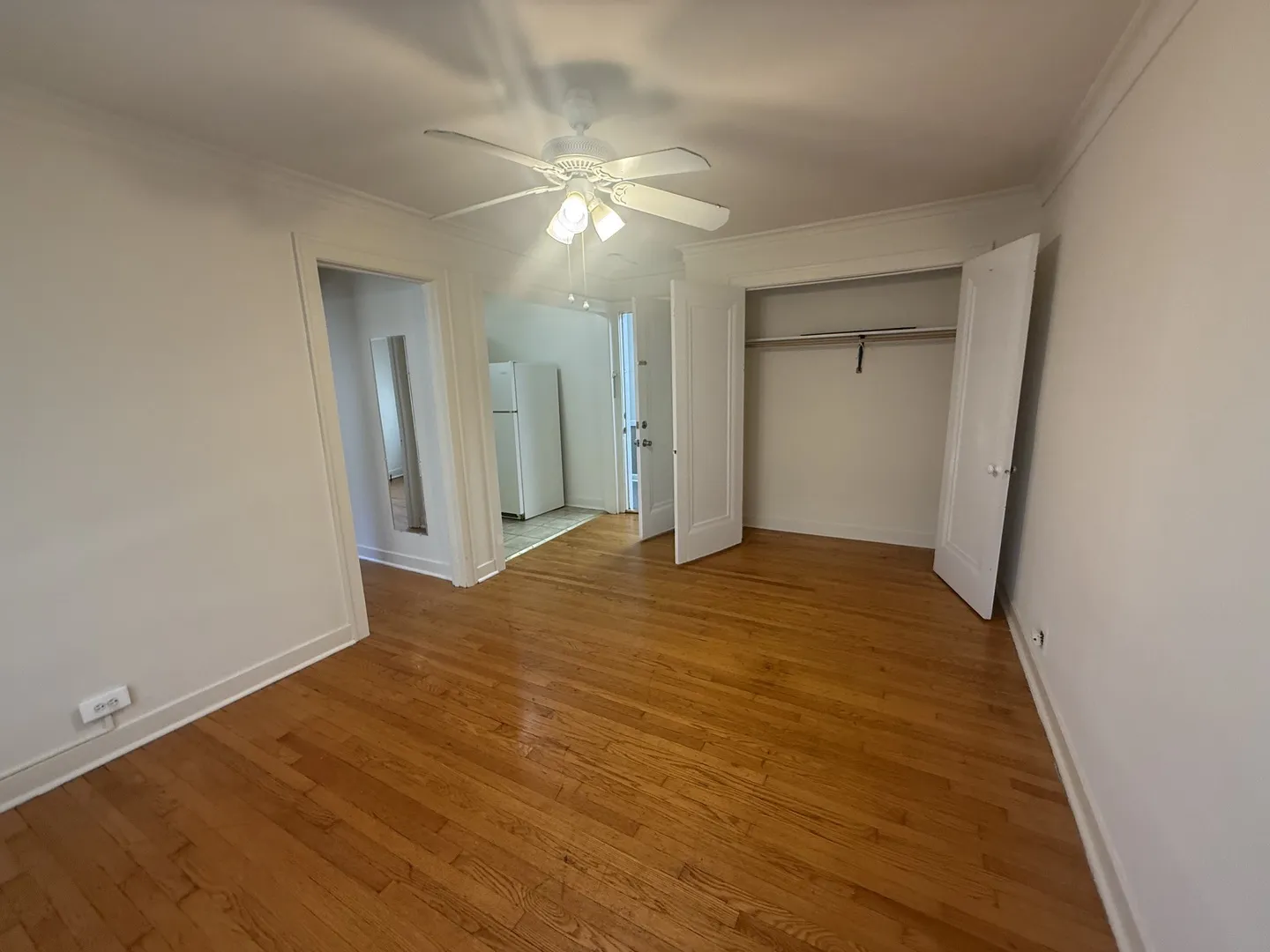 18 E Northwest Hwy, ,  60004, USA 60004-Arlington Heights-IL