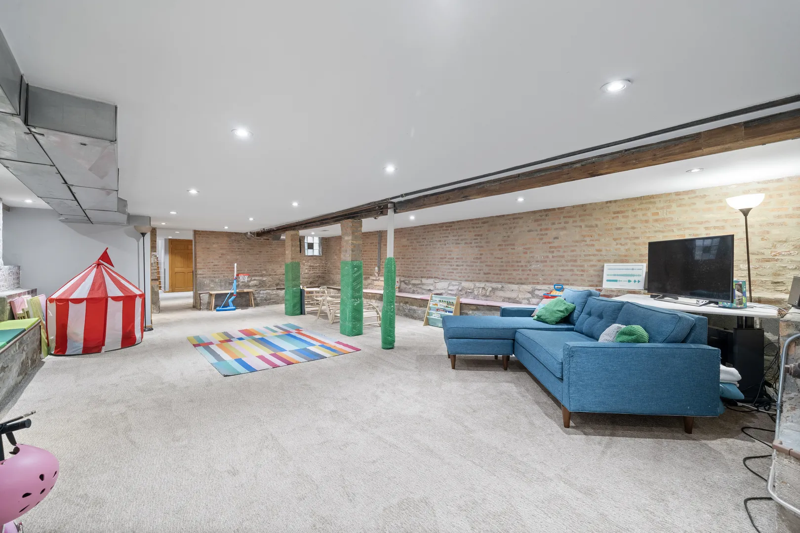 2110 N Dayton St, ,  60614, USA 60614-Chicago-IL