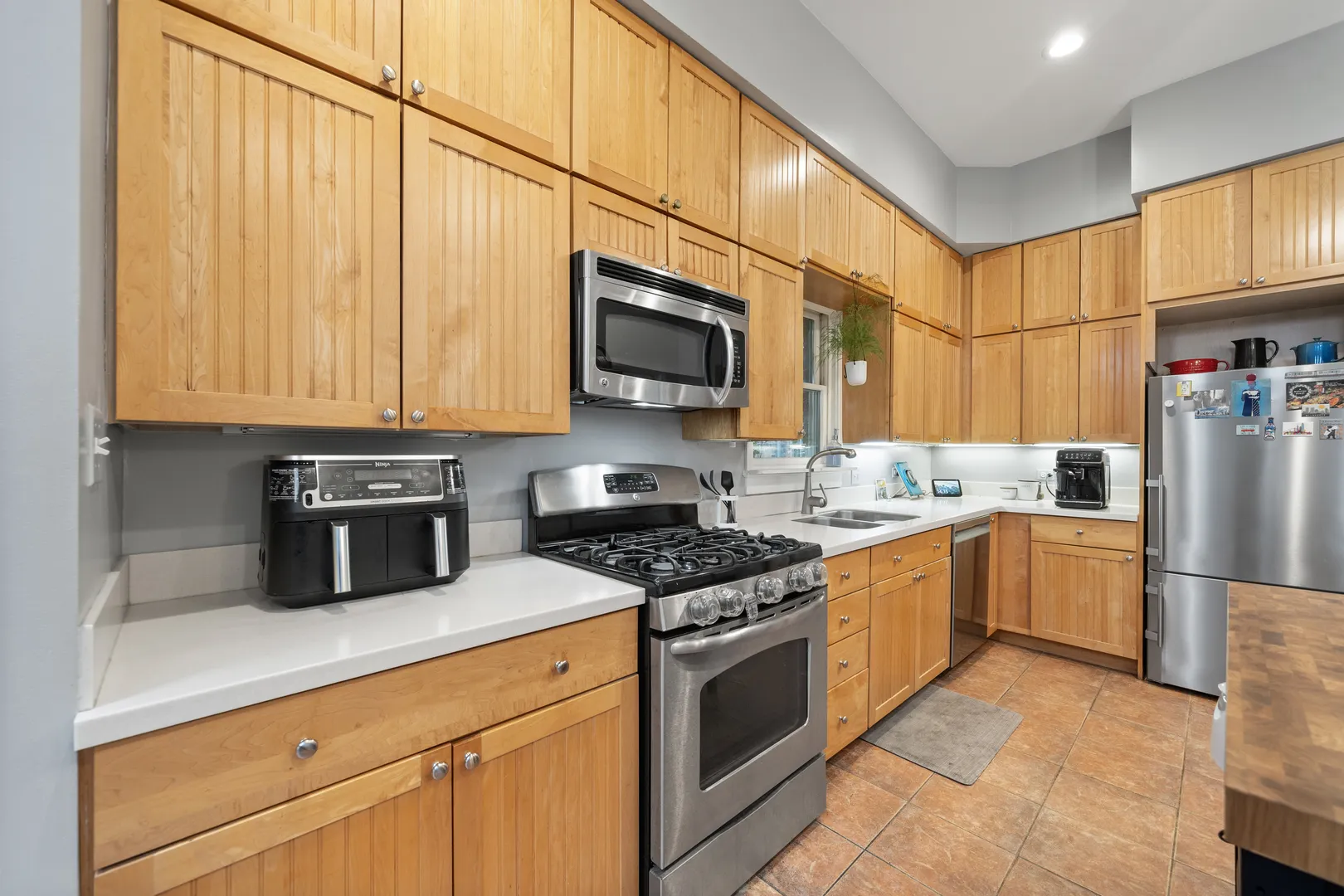 2110 N Dayton St, ,  60614, USA 60614-Chicago-IL