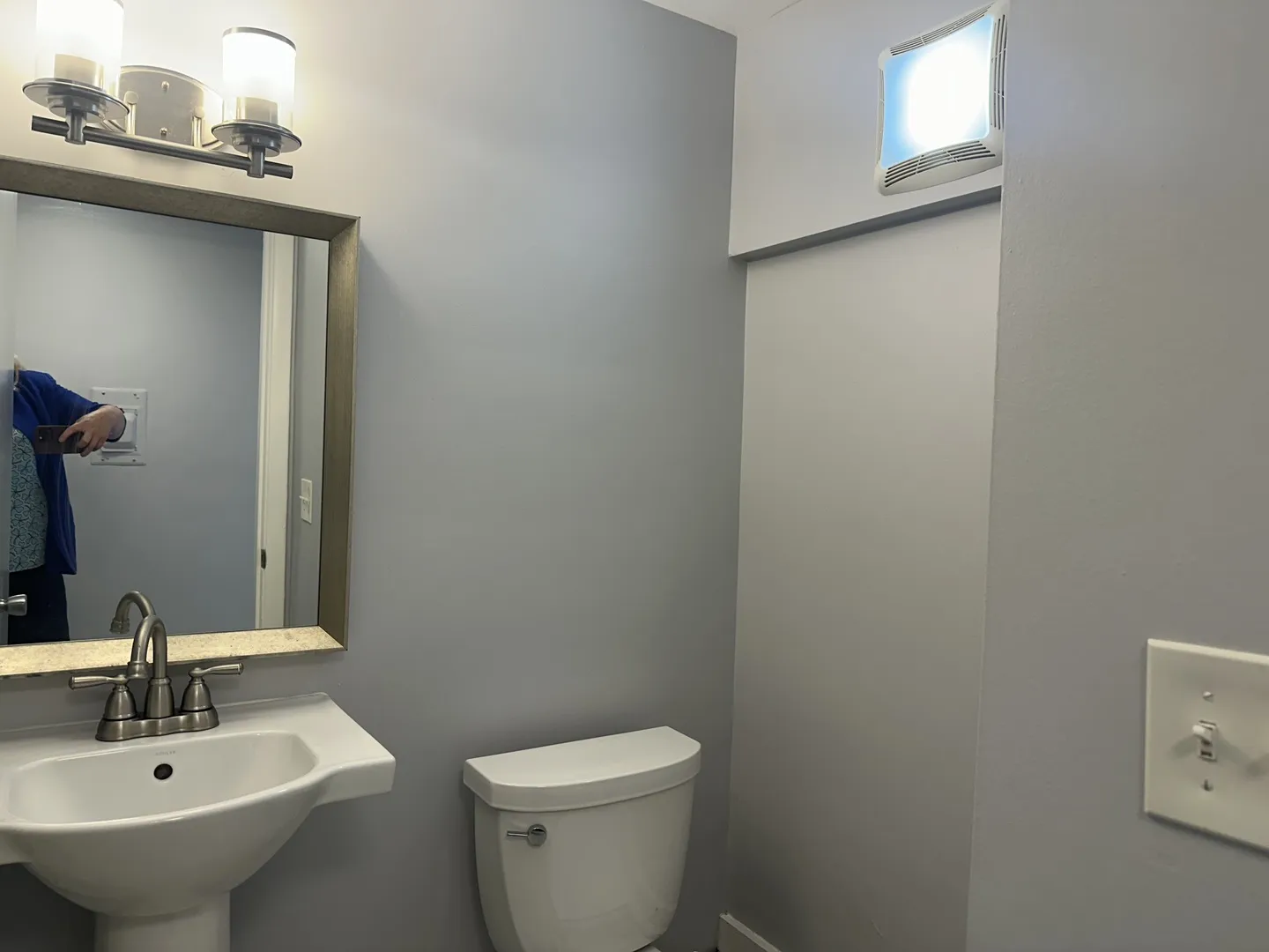 8805 N Dee Rd, ,  60016, USA 60016-Des Plaines-IL