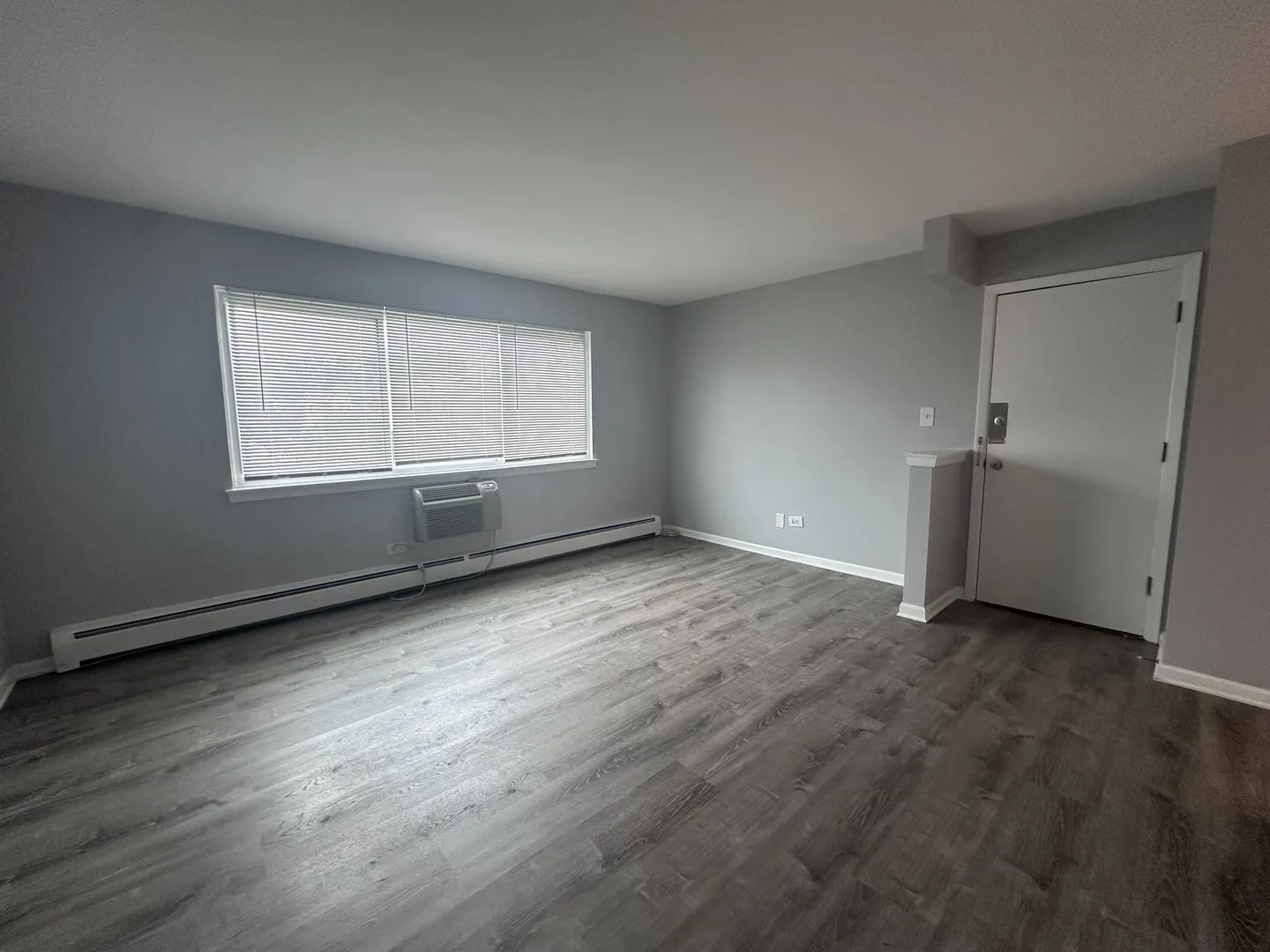 8805 N Dee Rd, , 60016, USA 60016-Des Plaines-IL