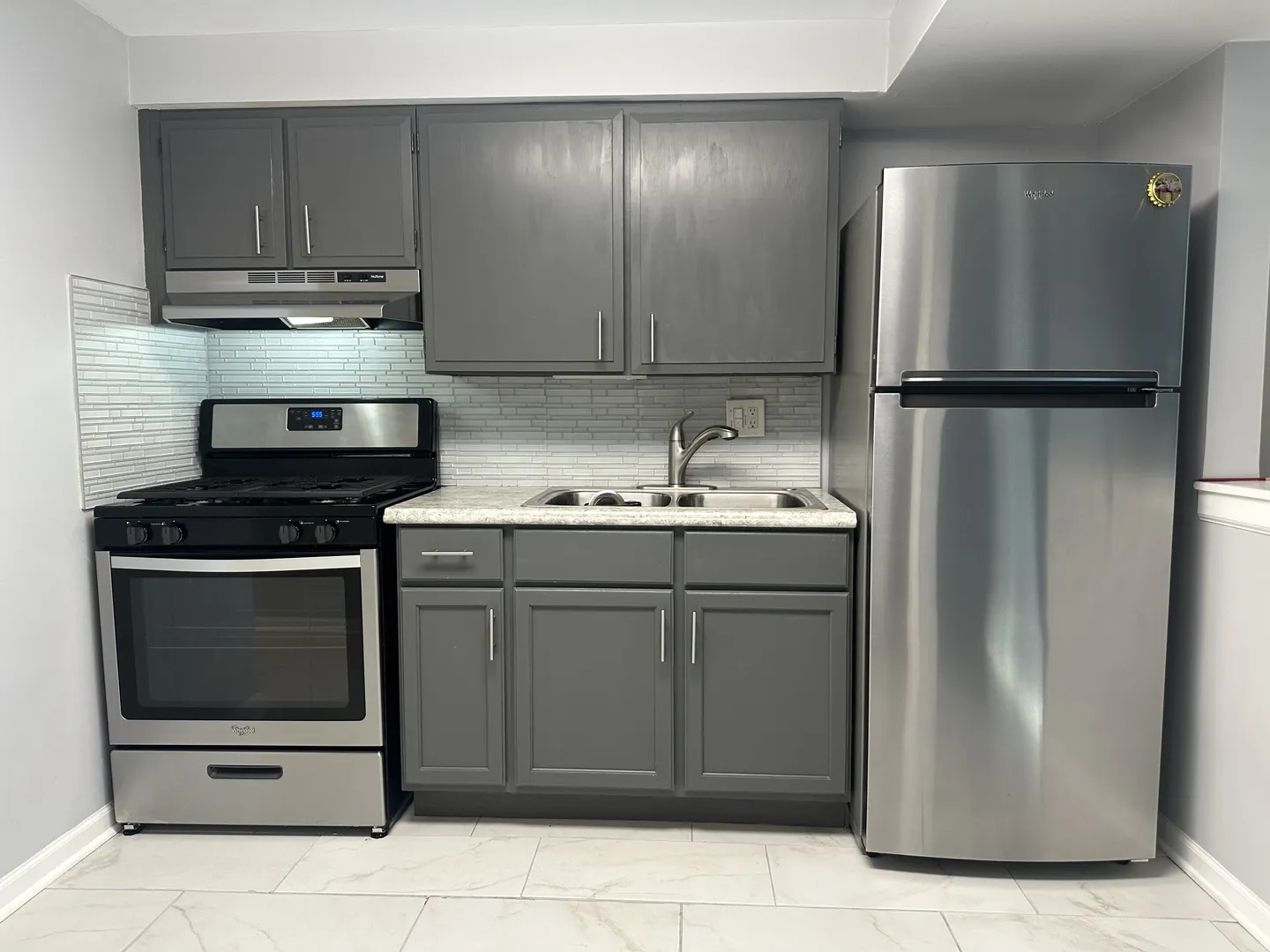 8805 N Dee Rd, ,  60016, USA 60016-Des Plaines-IL