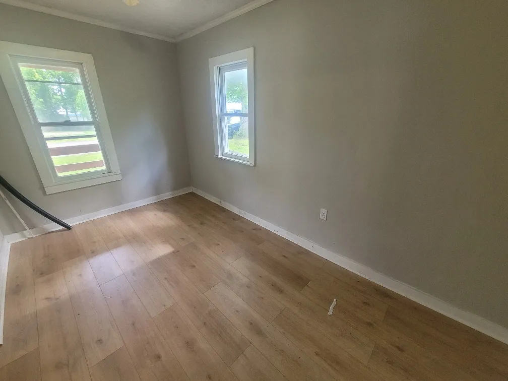 301 E Olive St, McLeansboro,  62859, USA 62859-Mcleansboro-IL