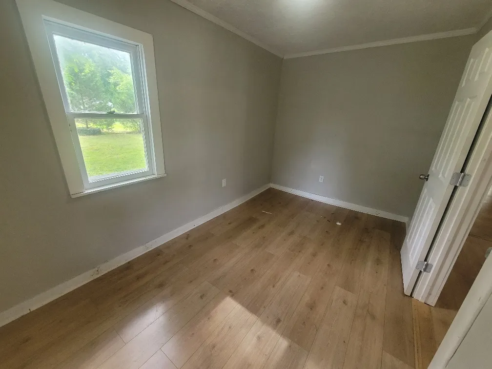 301 E Olive St, McLeansboro,  62859, USA 62859-Mcleansboro-IL