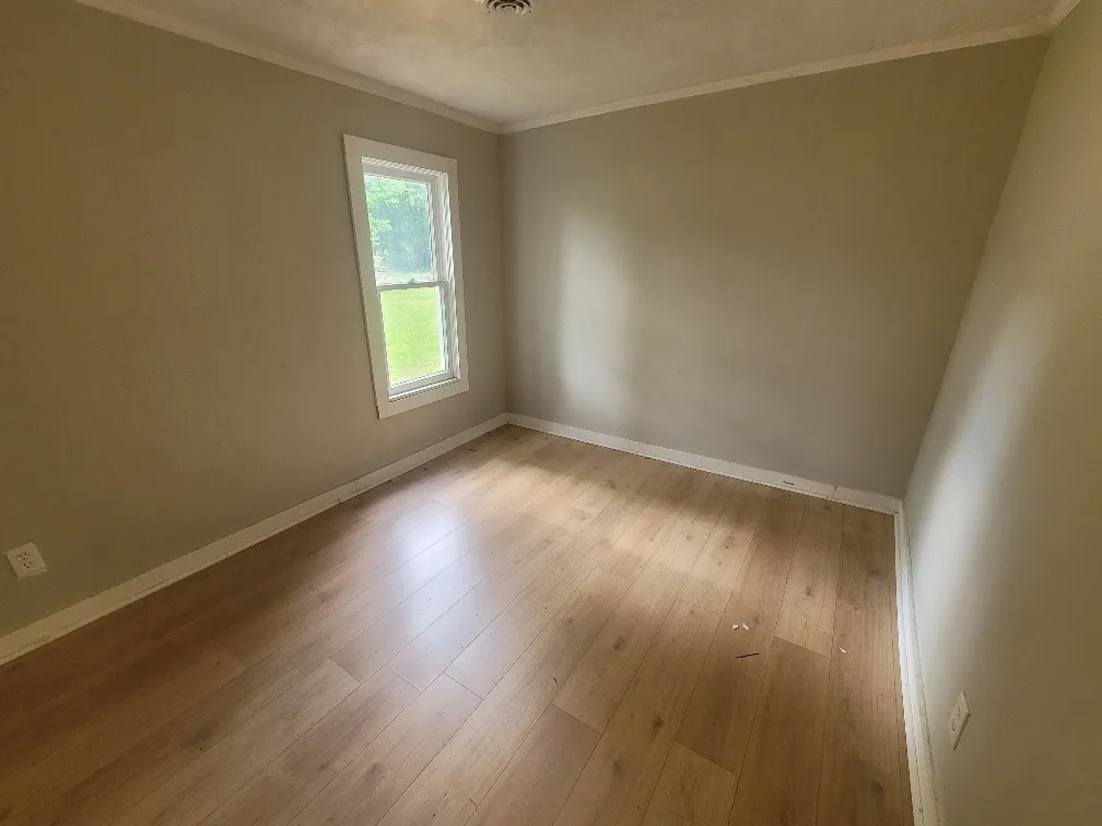 301 E Olive St, McLeansboro,  62859, USA 62859-Mcleansboro-IL
