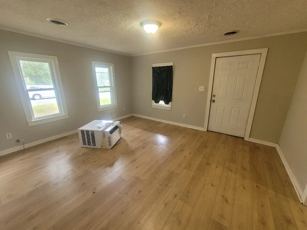 301 E Olive St, McLeansboro,  62859, USA 62859-Mcleansboro-IL