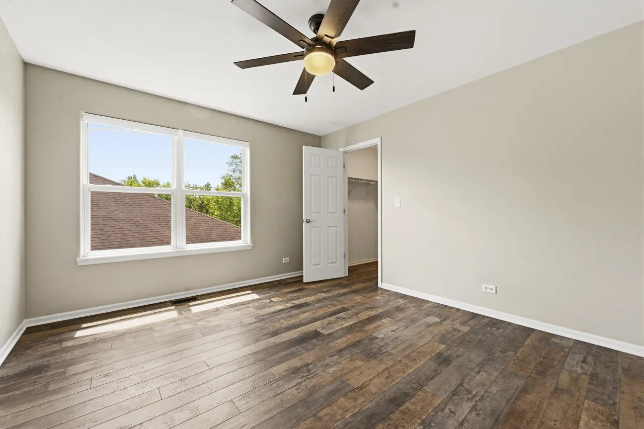 32804 Bending Creek Road, ,  60051, USA 60051-Lakemoor-IL