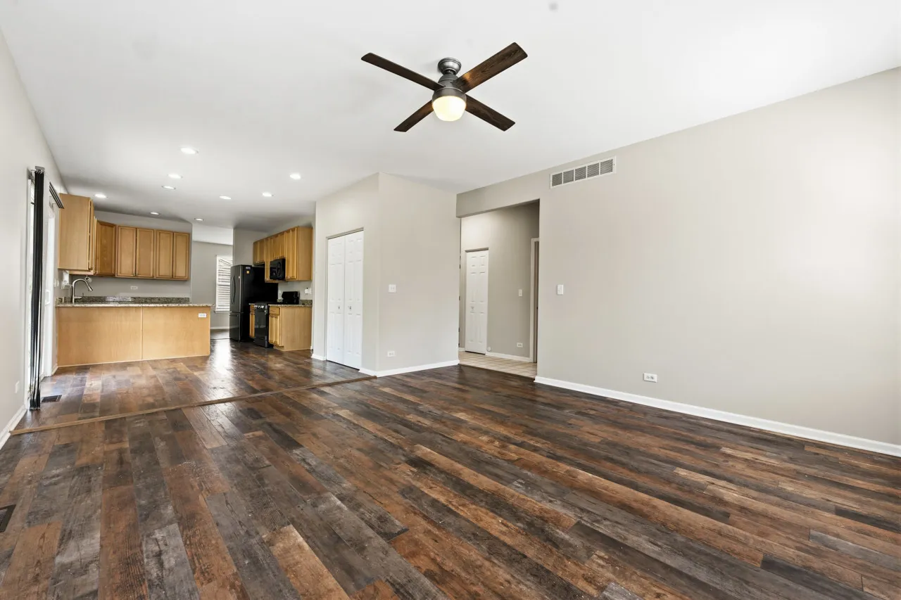 32804 Bending Creek Road, ,  60051, USA 60051-Lakemoor-IL