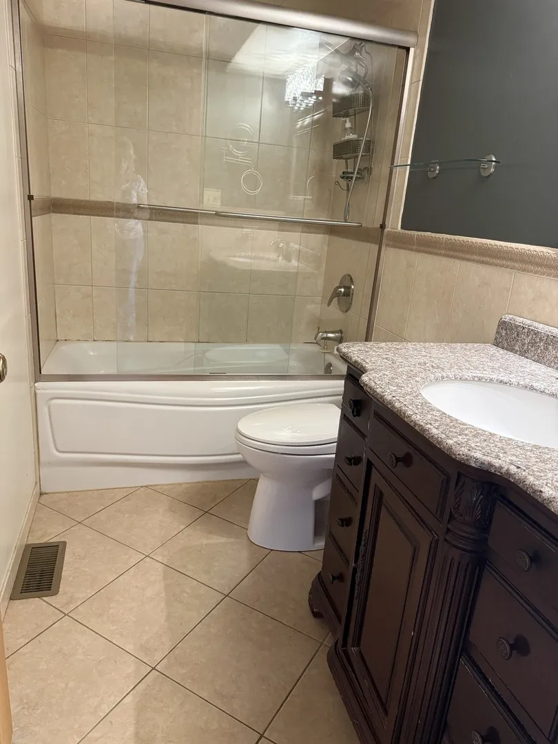 8841 N Chester Ave, ,  60714, USA 60714-Niles-IL