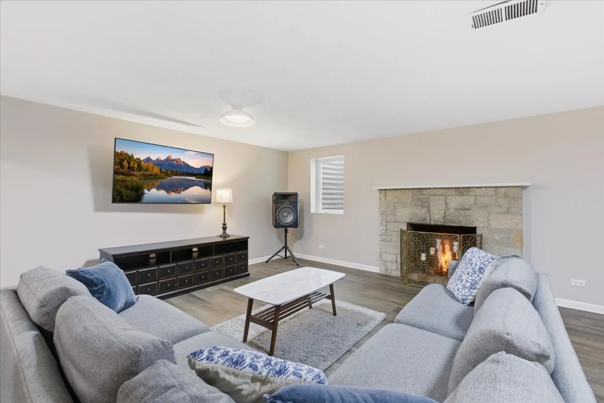 9343 Hamlin Ave, ,  60203, USA 60203-Evanston-IL
