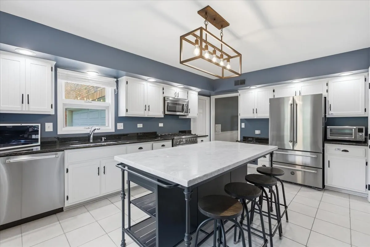 9343 Hamlin Ave, , 60203, USA 60203-Evanston-IL