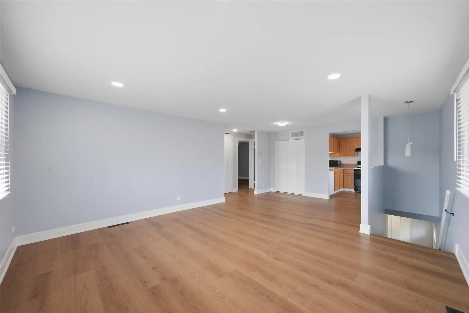 18 Dennis Ct, , 60193, USA 60193-Schaumburg-IL
