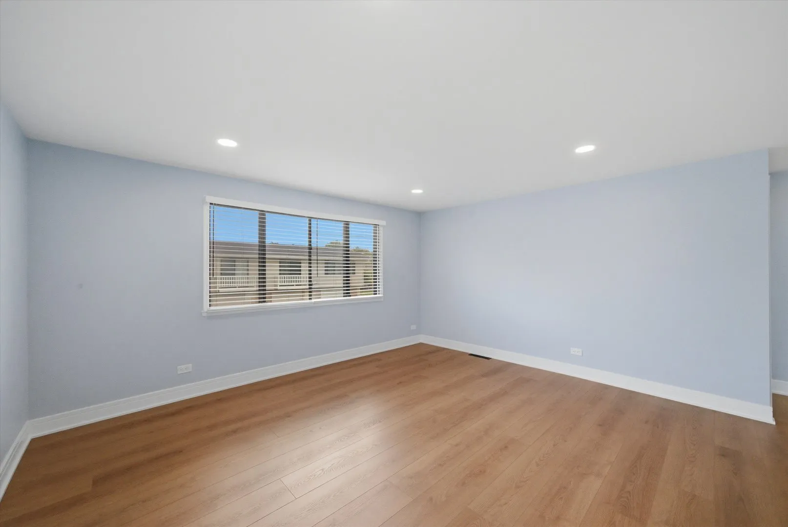 18 Dennis Ct, , 60193, USA 60193-Schaumburg-IL