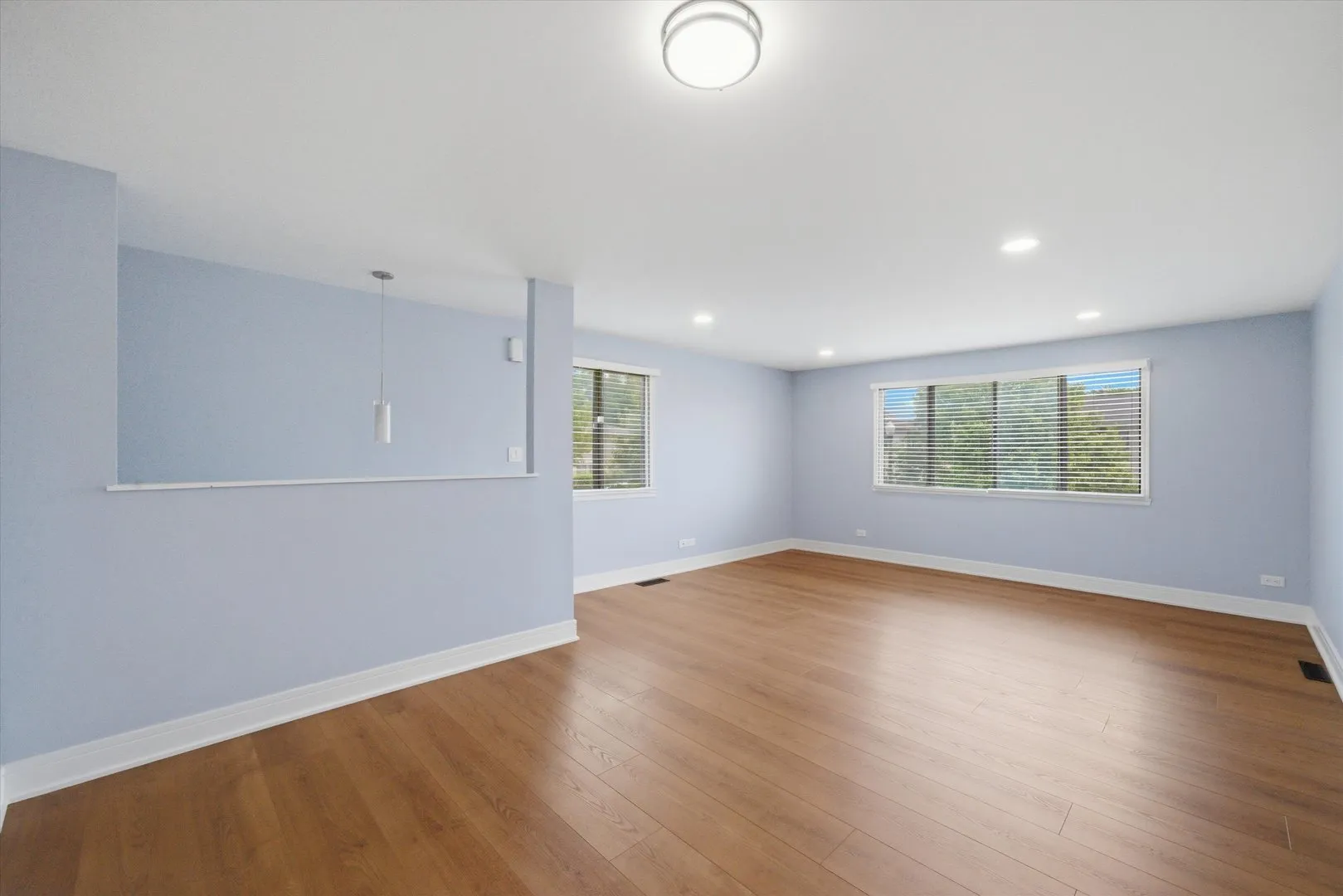 18 Dennis Ct, , 60193, USA 60193-Schaumburg-IL