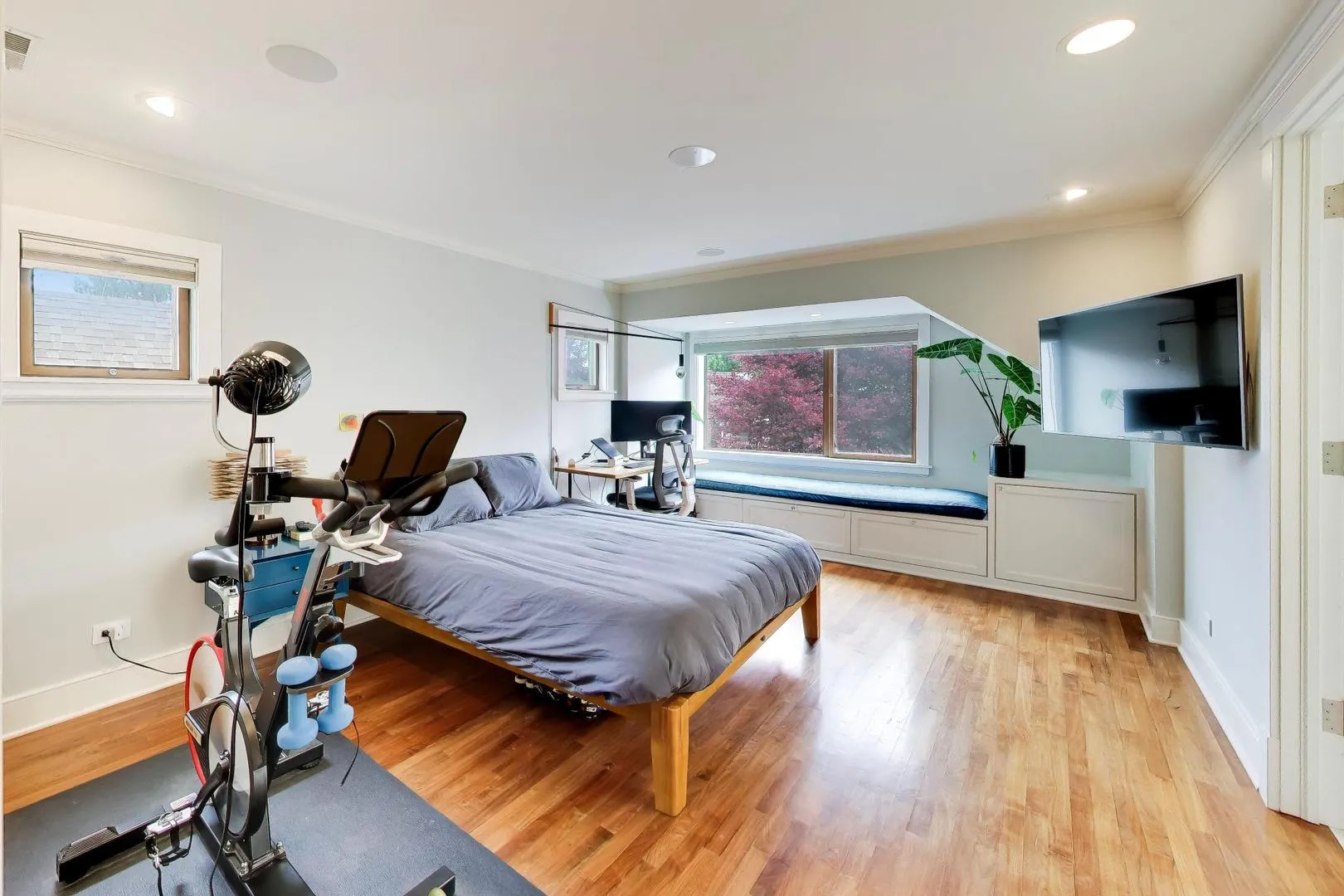 2010 W Bradley Pl, , 60618, USA 60618-Chicago-IL