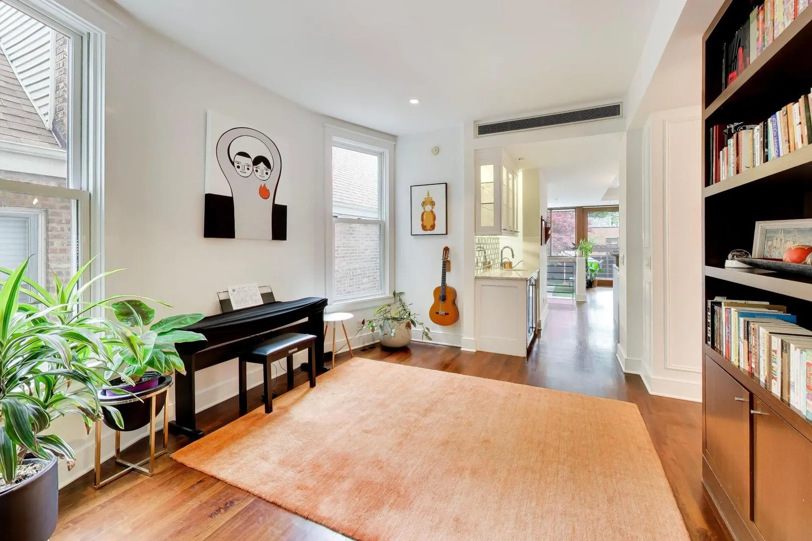 2010 W Bradley Pl, , 60618, USA 60618-Chicago-IL