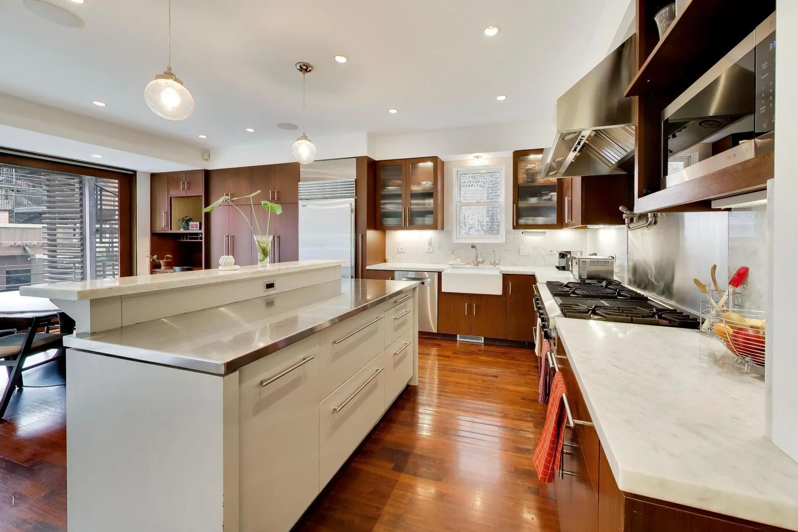 2010 W Bradley Pl, , 60618, USA 60618-Chicago-IL