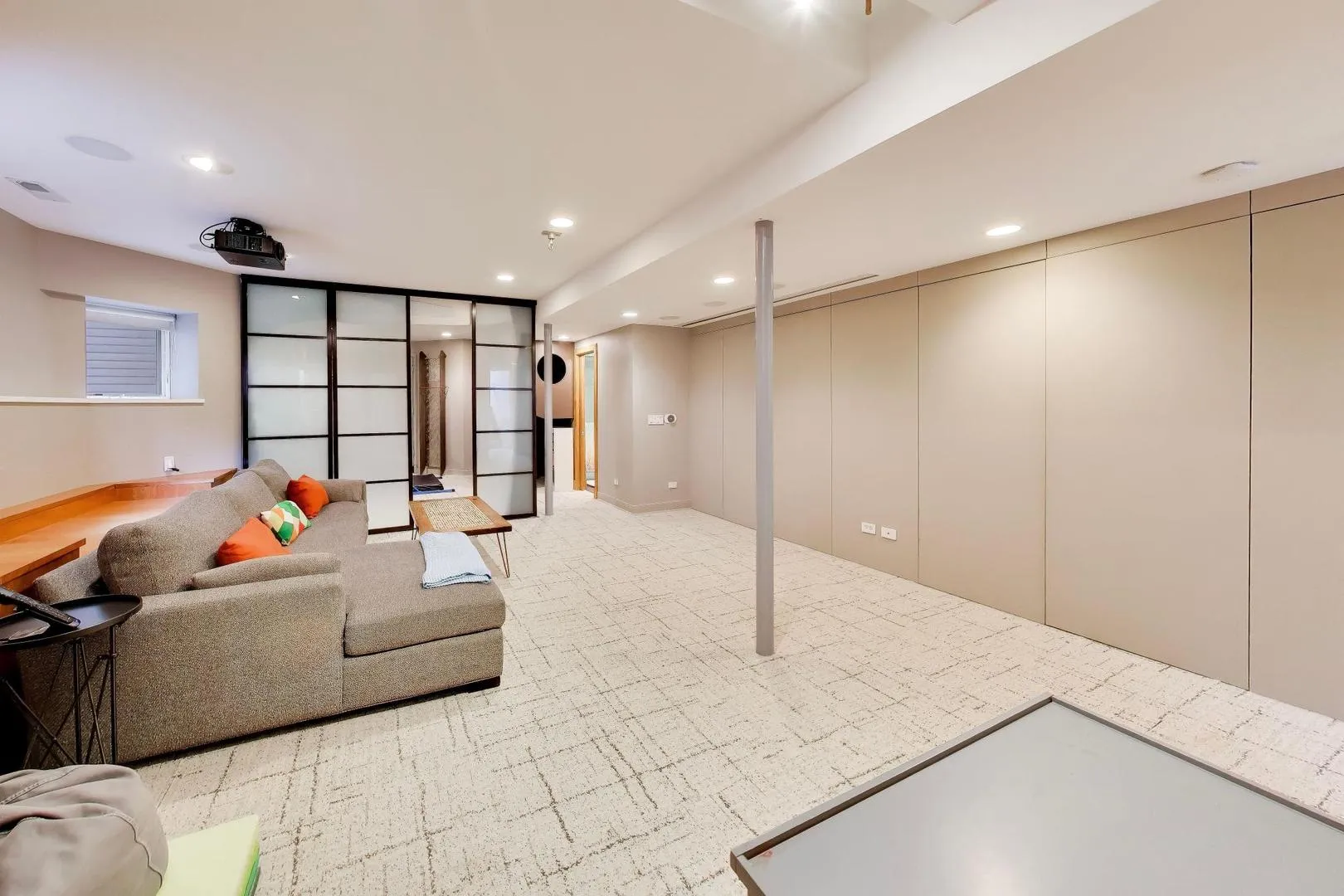 2010 W Bradley Pl, , 60618, USA 60618-Chicago-IL