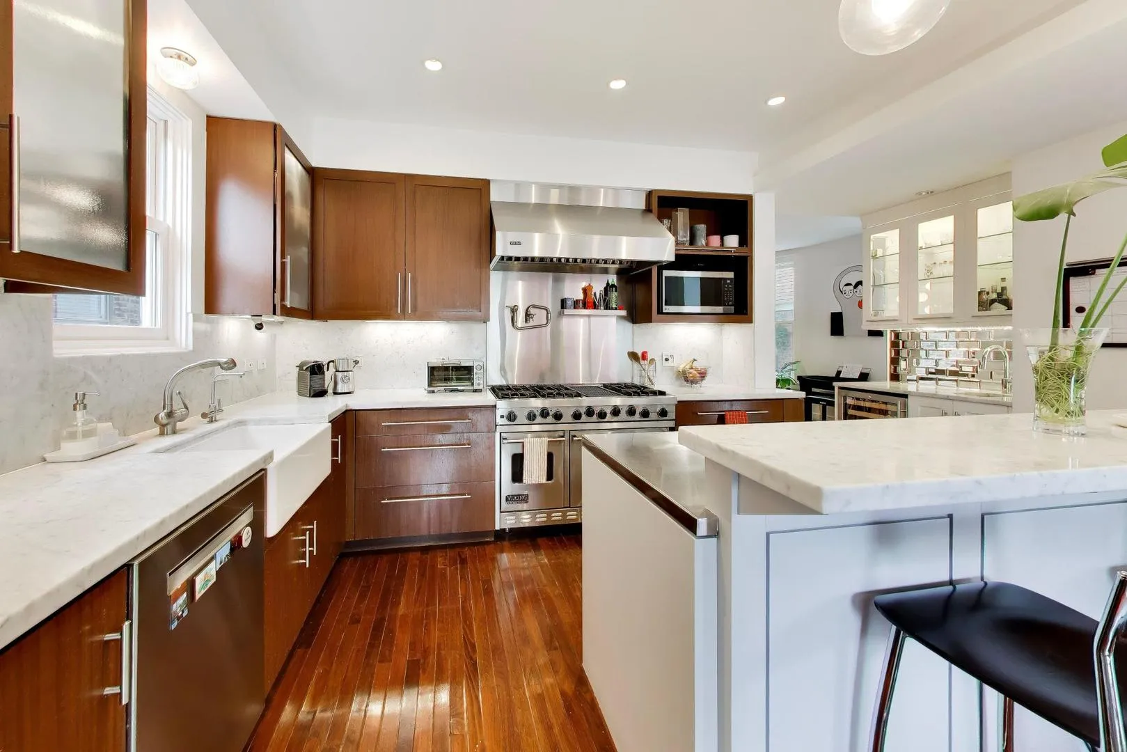 2010 W Bradley Pl, , 60618, USA 60618-Chicago-IL