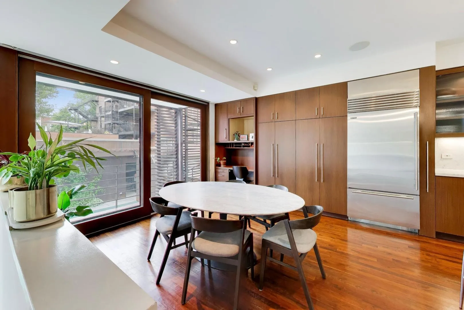 2010 W Bradley Pl, , 60618, USA 60618-Chicago-IL