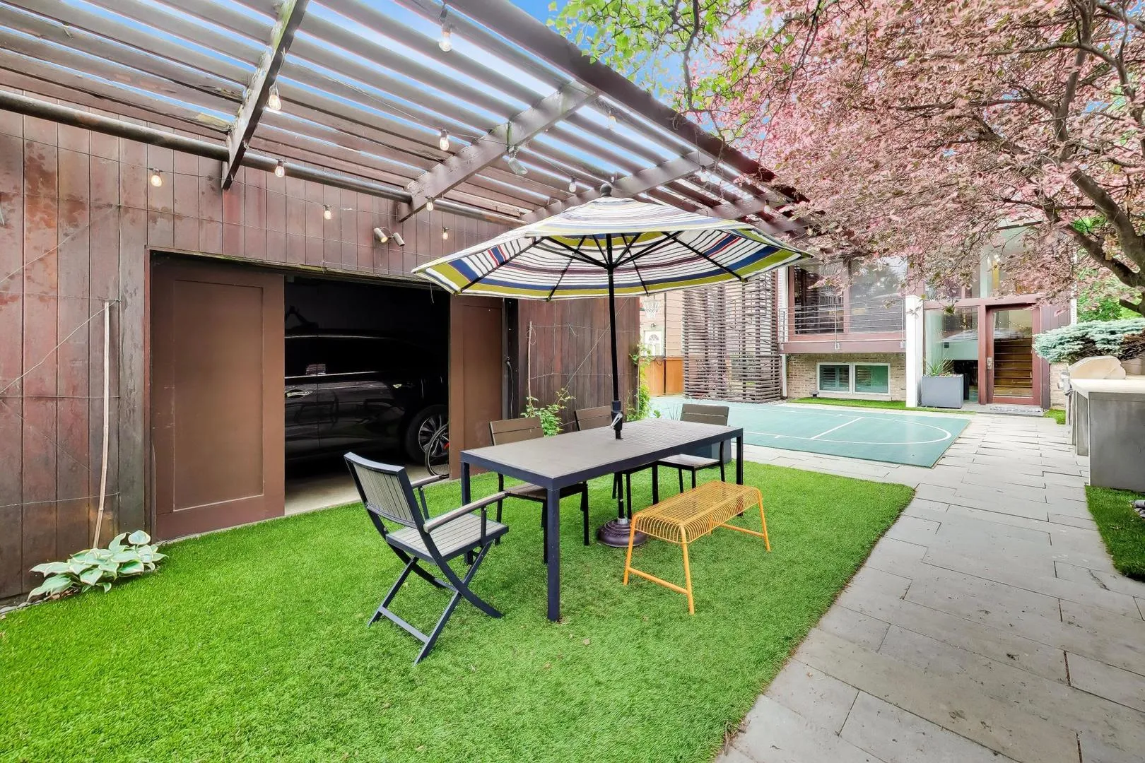 2010 W Bradley Pl, , 60618, USA 60618-Chicago-IL