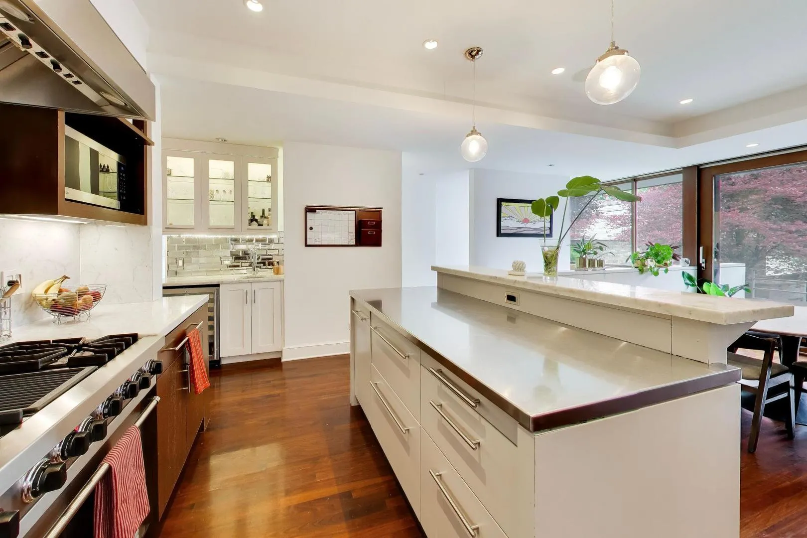 2010 W Bradley Pl, , 60618, USA 60618-Chicago-IL