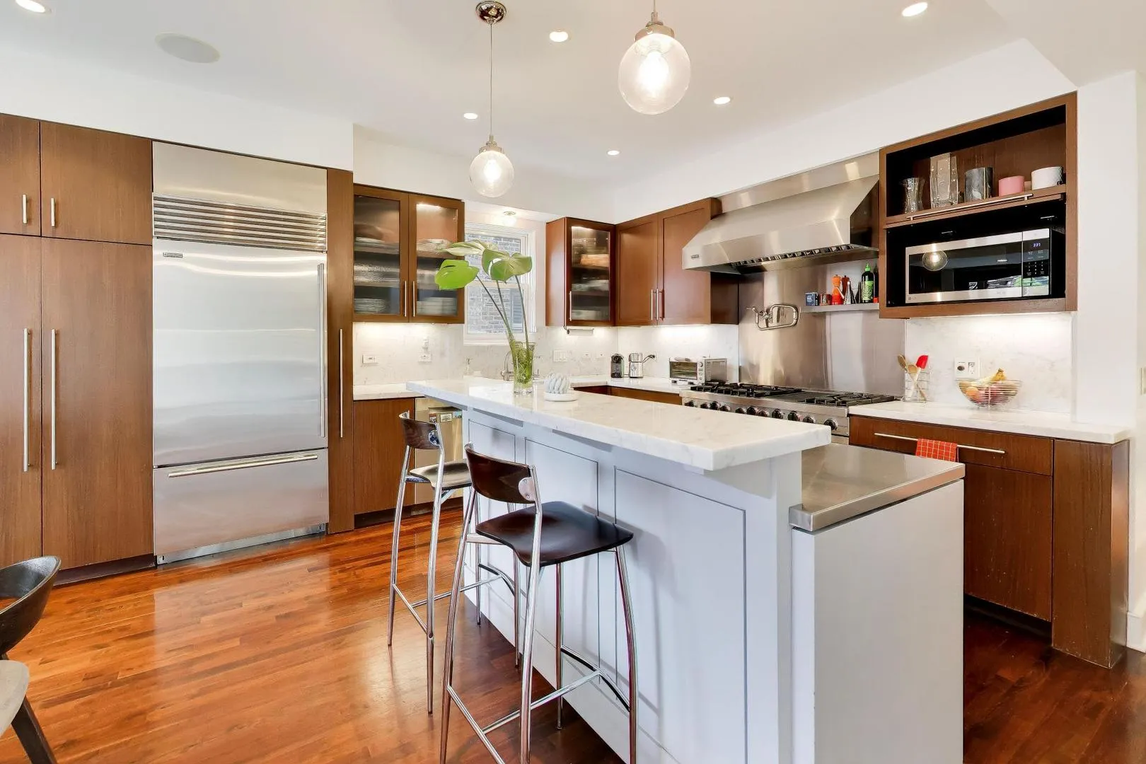 2010 W Bradley Pl, , 60618, USA 60618-Chicago-IL