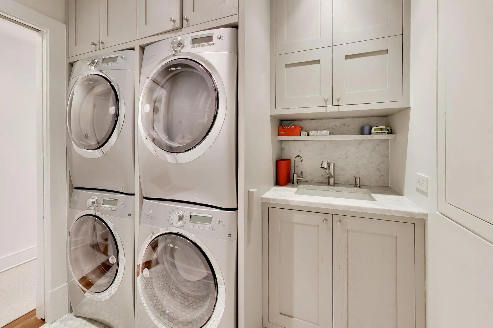 2010 W Bradley Pl, , 60618, USA 60618-Chicago-IL