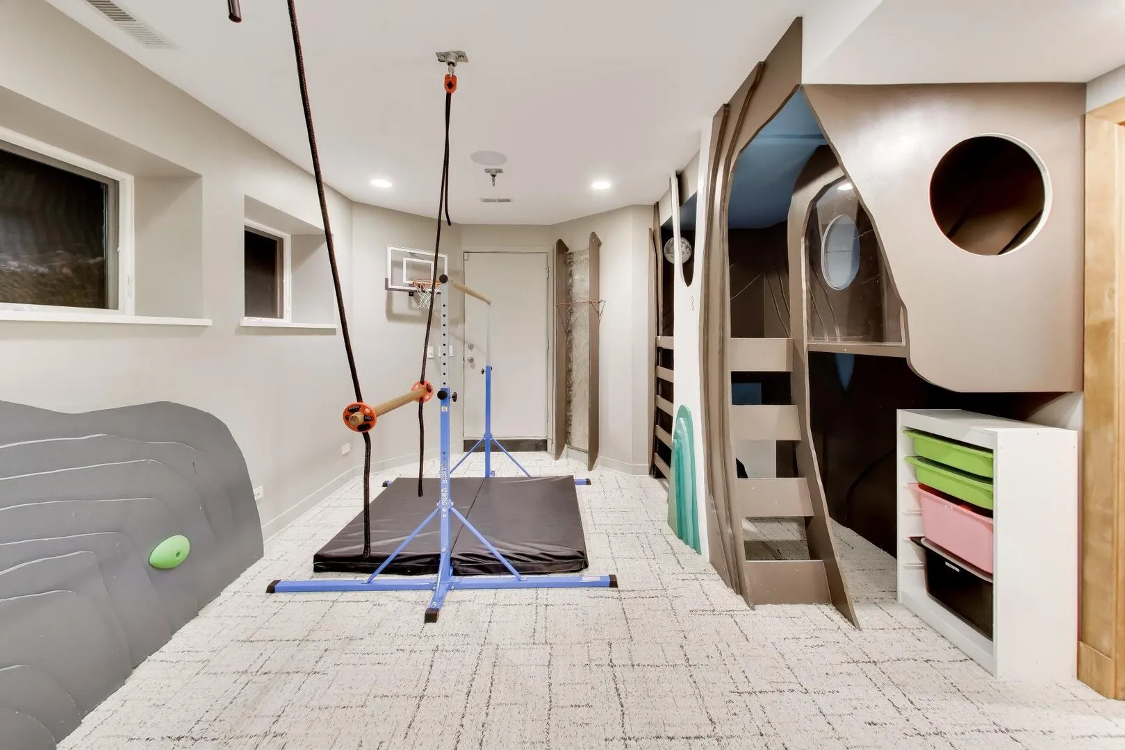 2010 W Bradley Pl, , 60618, USA 60618-Chicago-IL