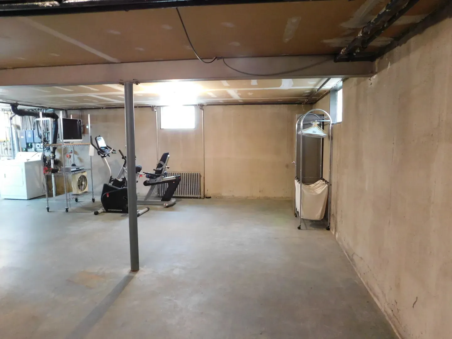 1911 Dewes St, ,  60025, USA 60025-Glenview-IL