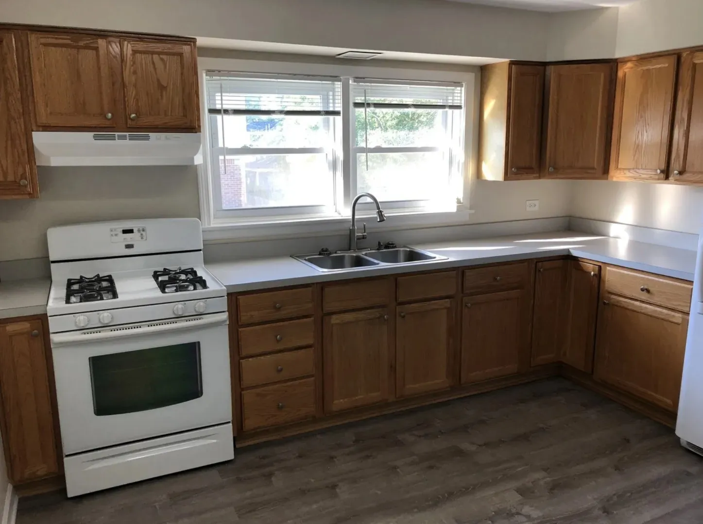 1911 Dewes St, ,  60025, USA 60025-Glenview-IL