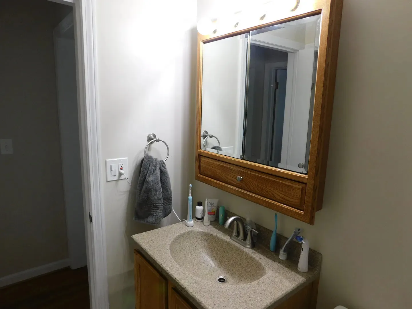 1911 Dewes St, ,  60025, USA 60025-Glenview-IL