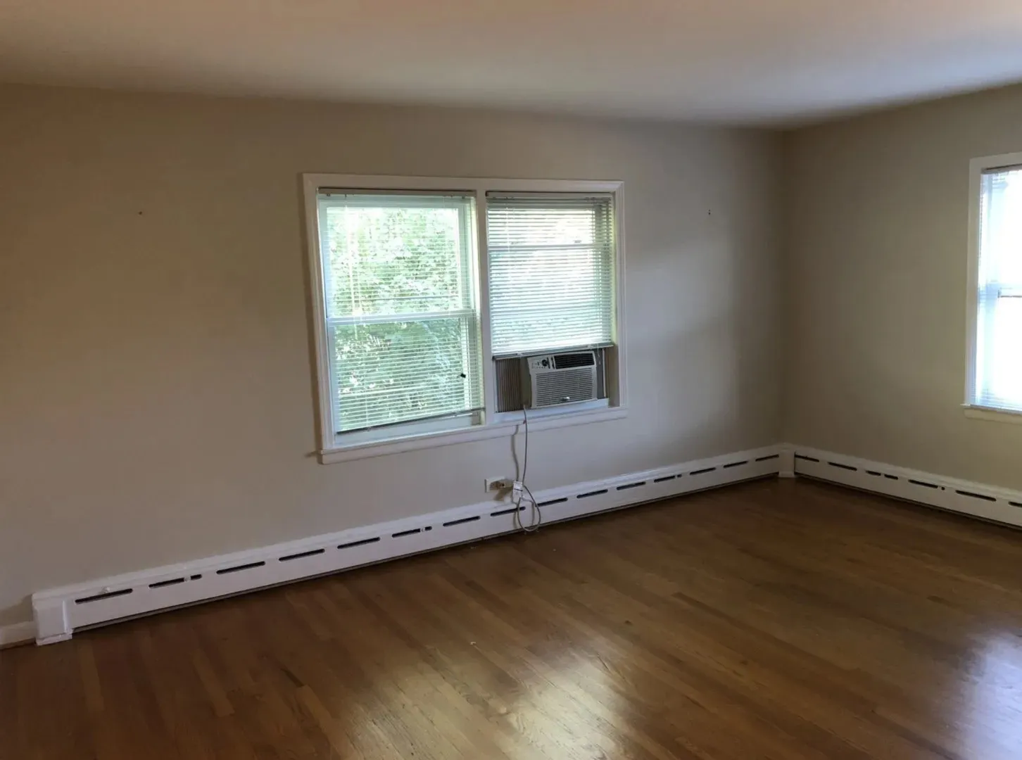 1911 Dewes St, ,  60025, USA 60025-Glenview-IL