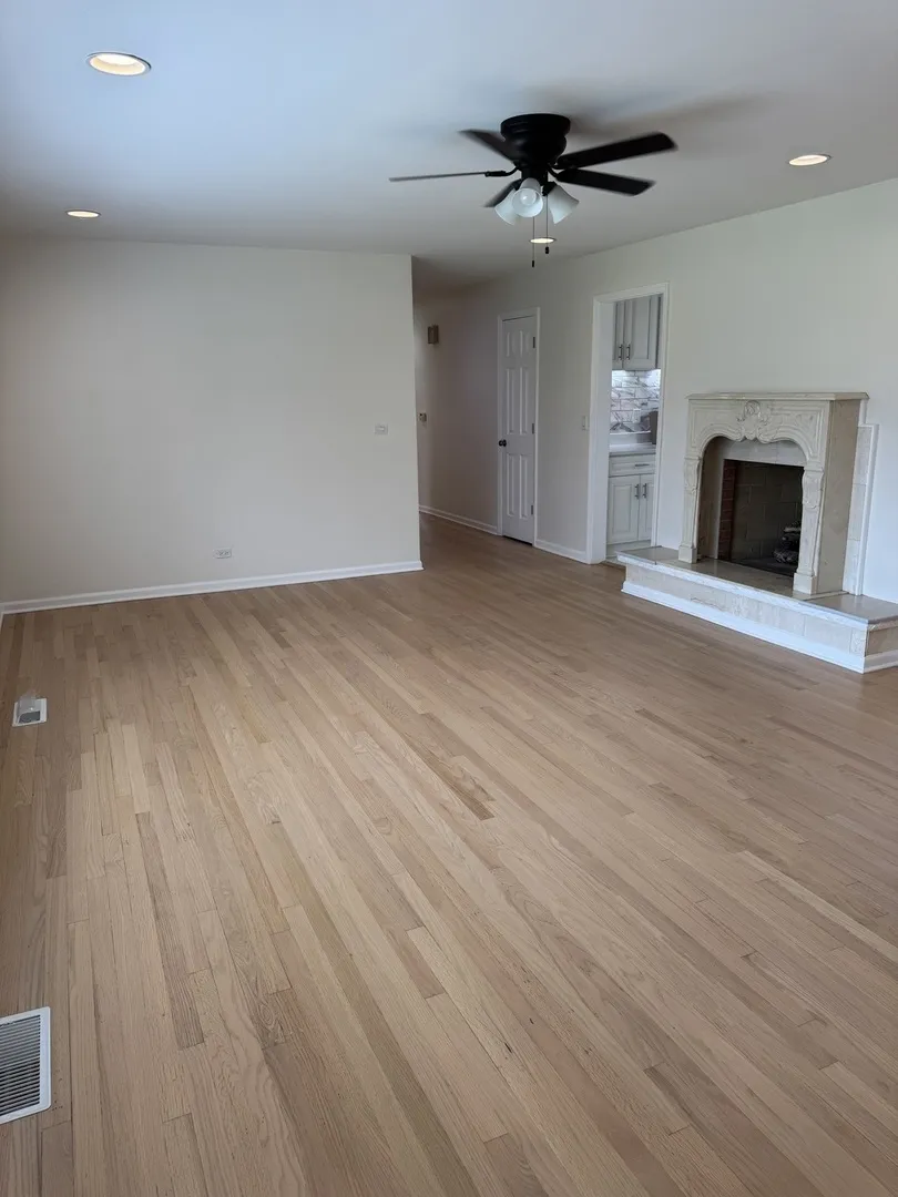 7450 Webster St, ,  60516, USA 60516-Downers Grove-IL