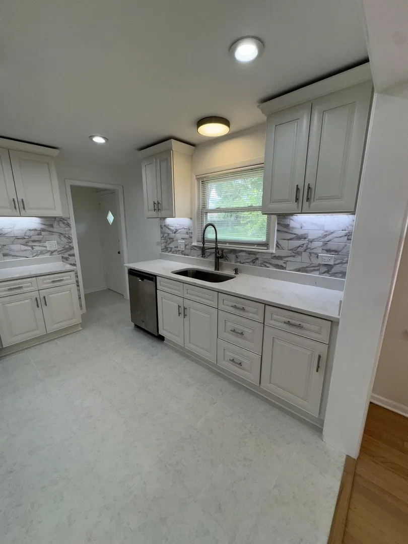 7450 Webster St, ,  60516, USA 60516-Downers Grove-IL