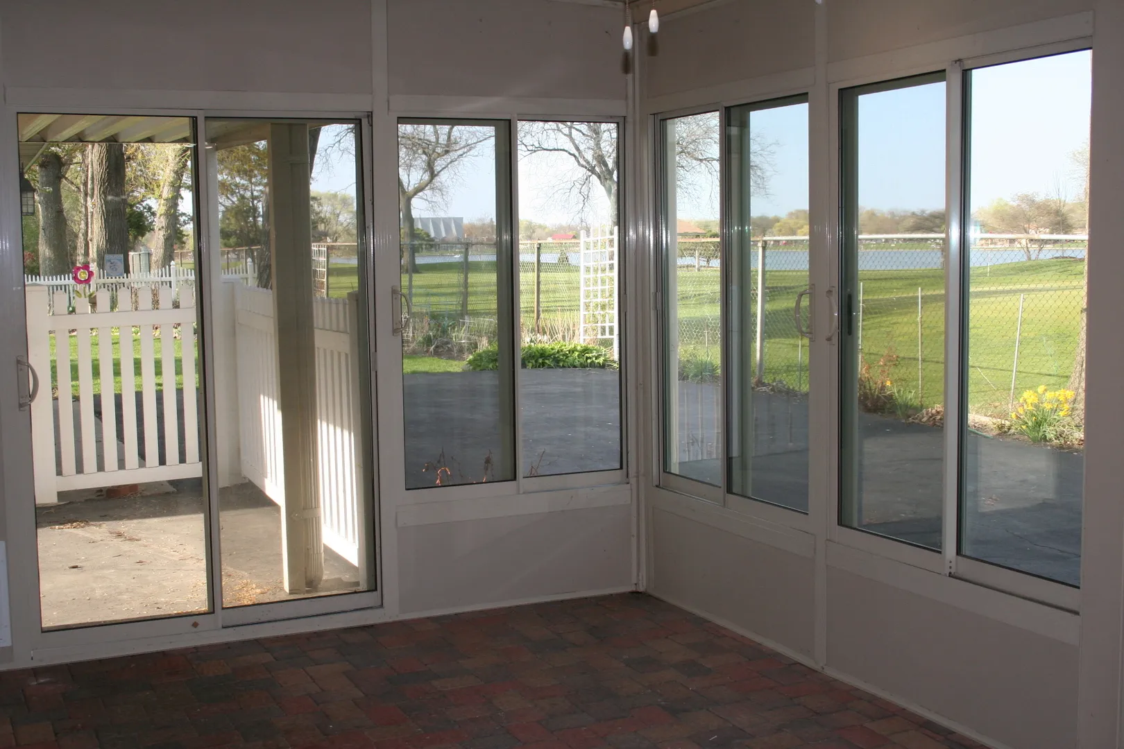 1000 E Touhy Ave, , 60018, USA 60018-Des Plaines-IL